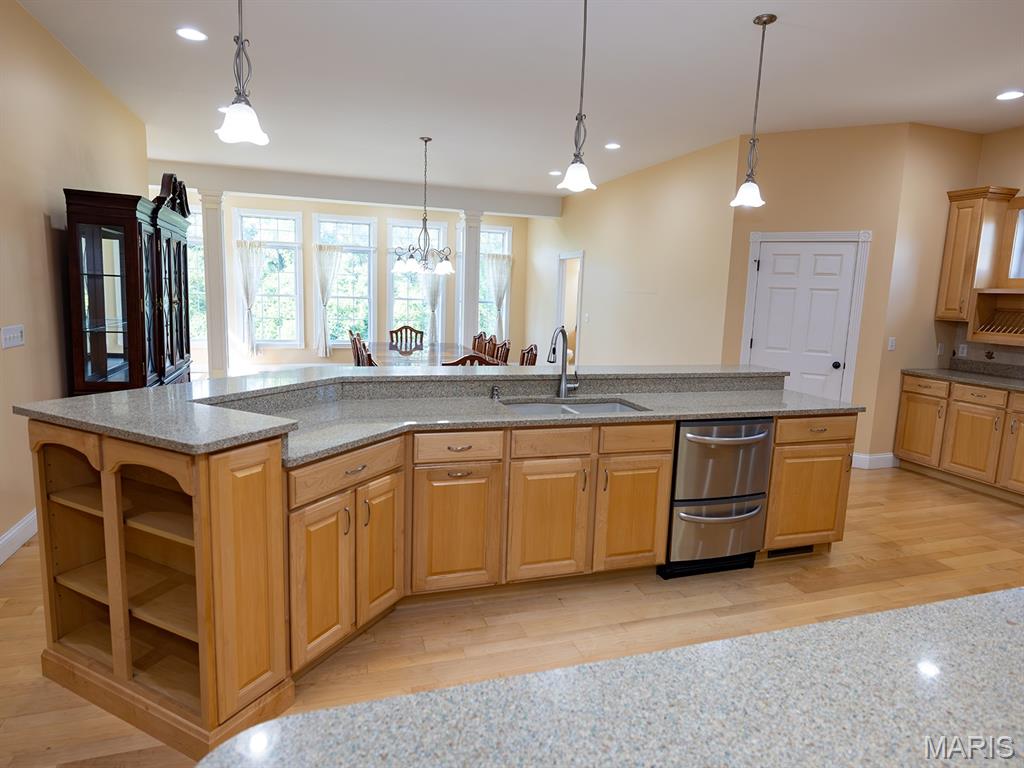 171 Rolling Meadows