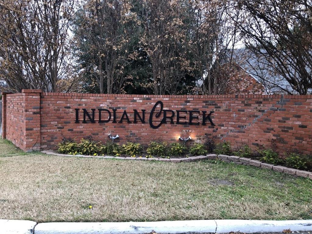 Nicely remodeled and updated 2 bedroom with 2 baths on the first floor of this building. Assigned parkingis right outside back door. Bathrooms offer one with walk in shower and the other with shower & tubcombination. Kitchen is fully furnished with a stackable washer and dryer combo on the side. Kitchenisland can double as a breakfast area. Owner pays HOA fee which allows you full use of pools, tennis courtsand other amenities. Outside maintenance also covered by HOA.