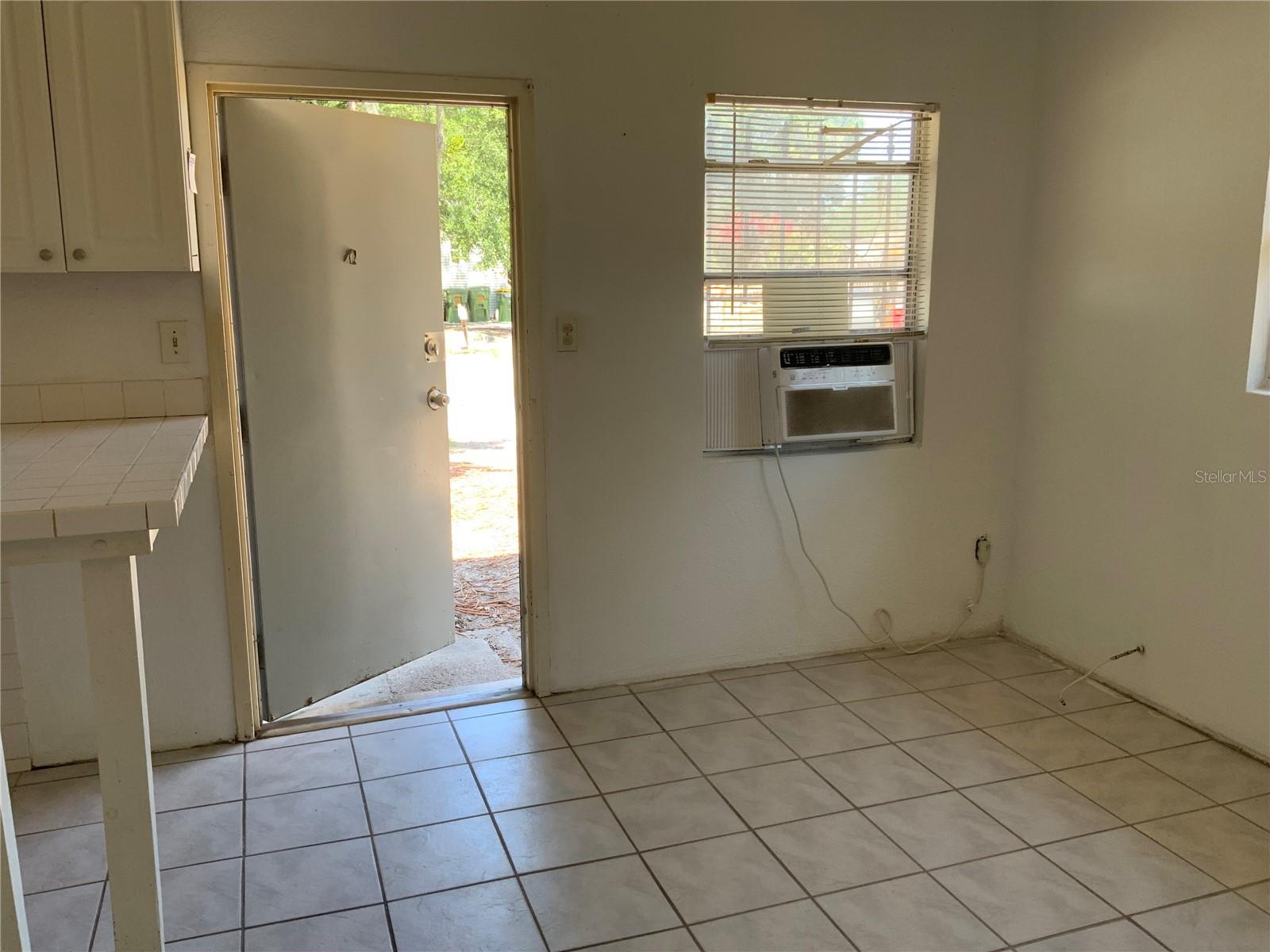 2926 N Orange Avenue