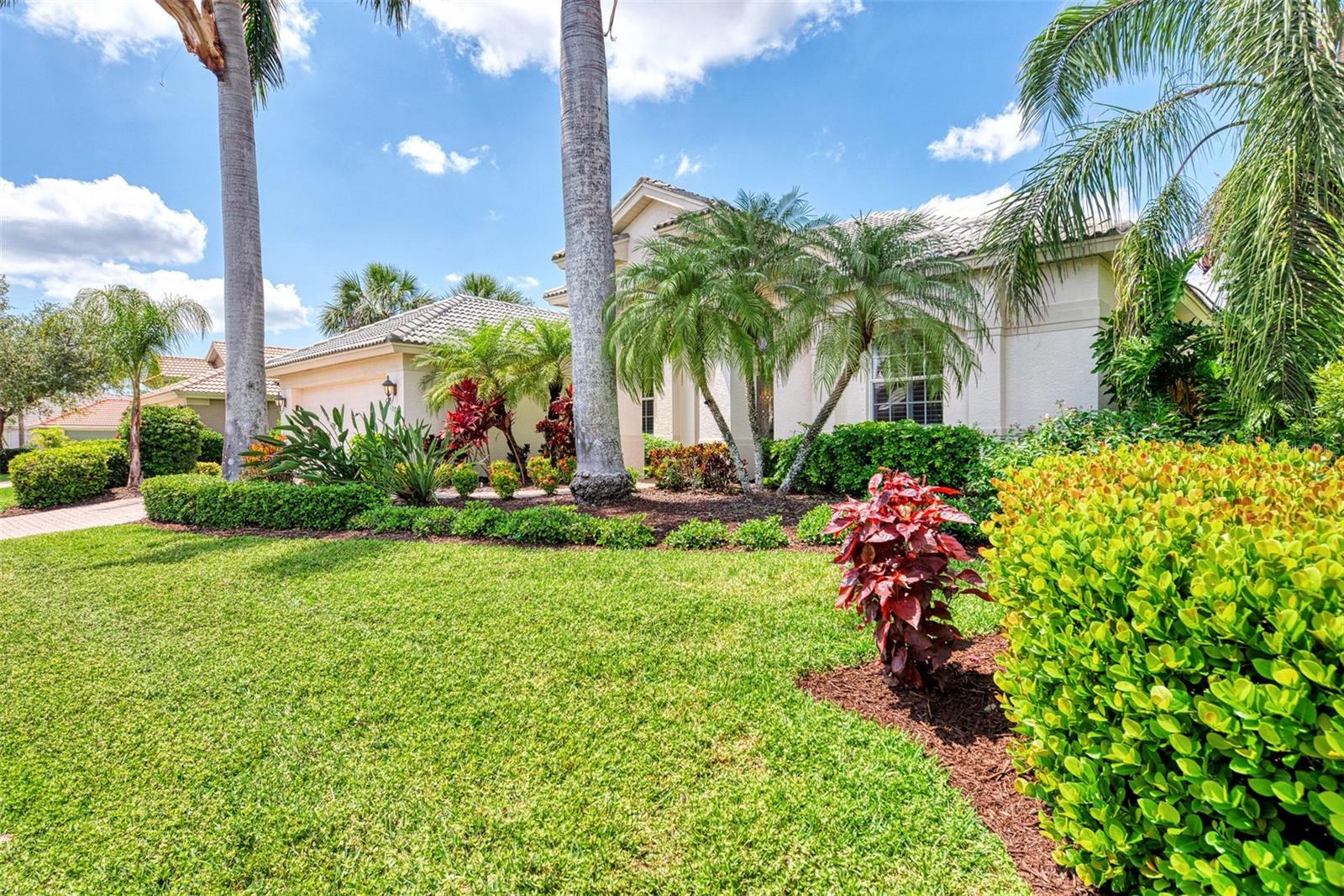 13760 Long Lake Lane