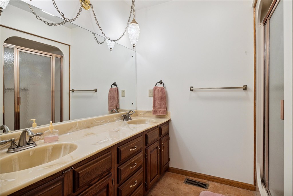 377 Thomas Loop Road