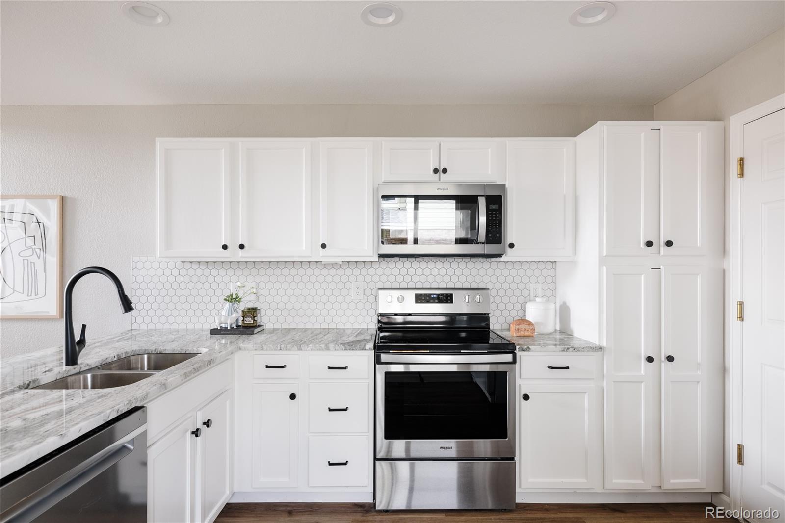 323 W 114th Way