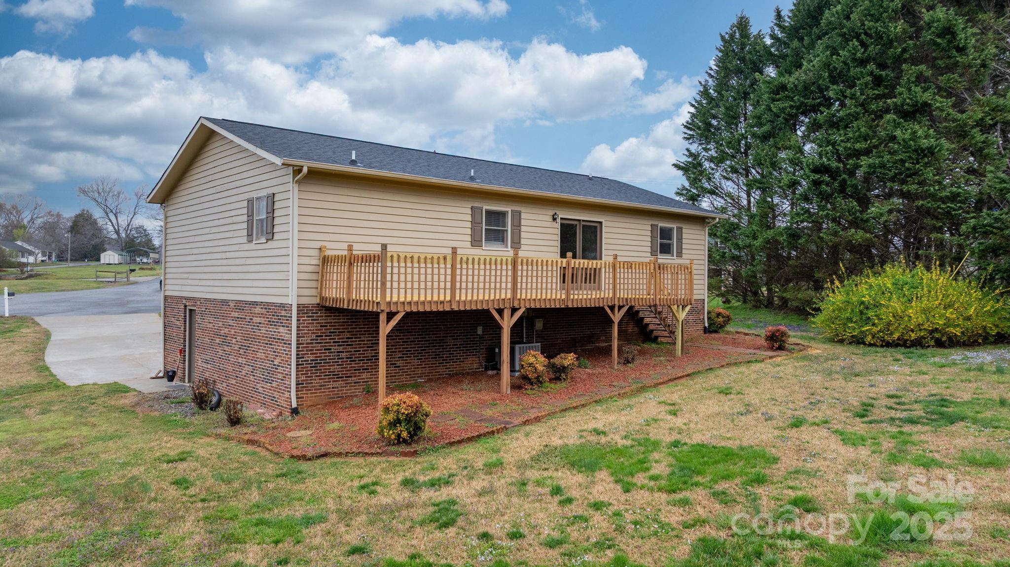 2711 Jordan Place