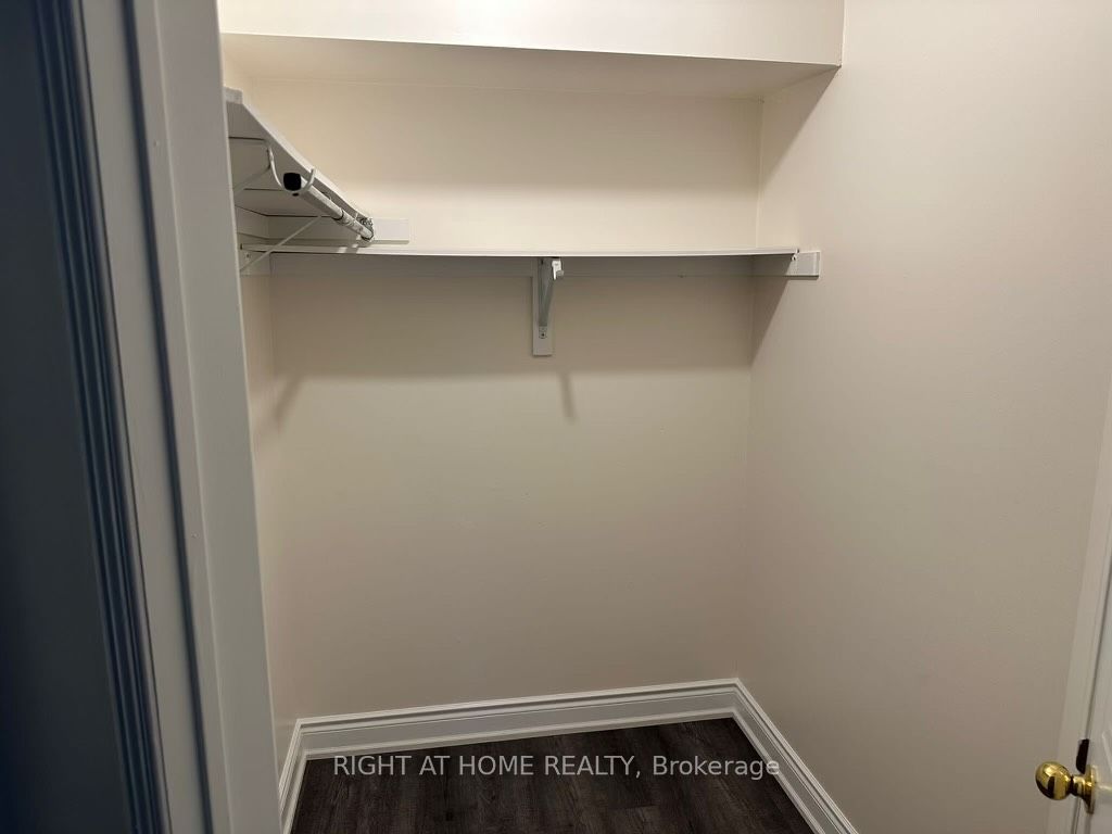 60 Sidney Belsey Cres 103