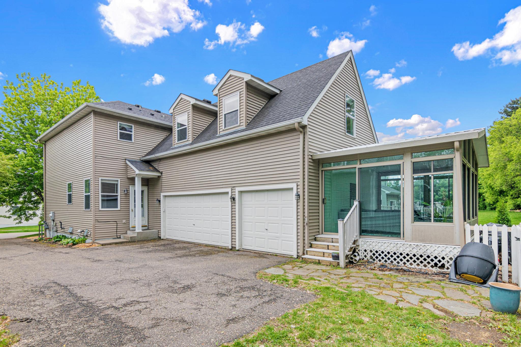 1072 Delano Court