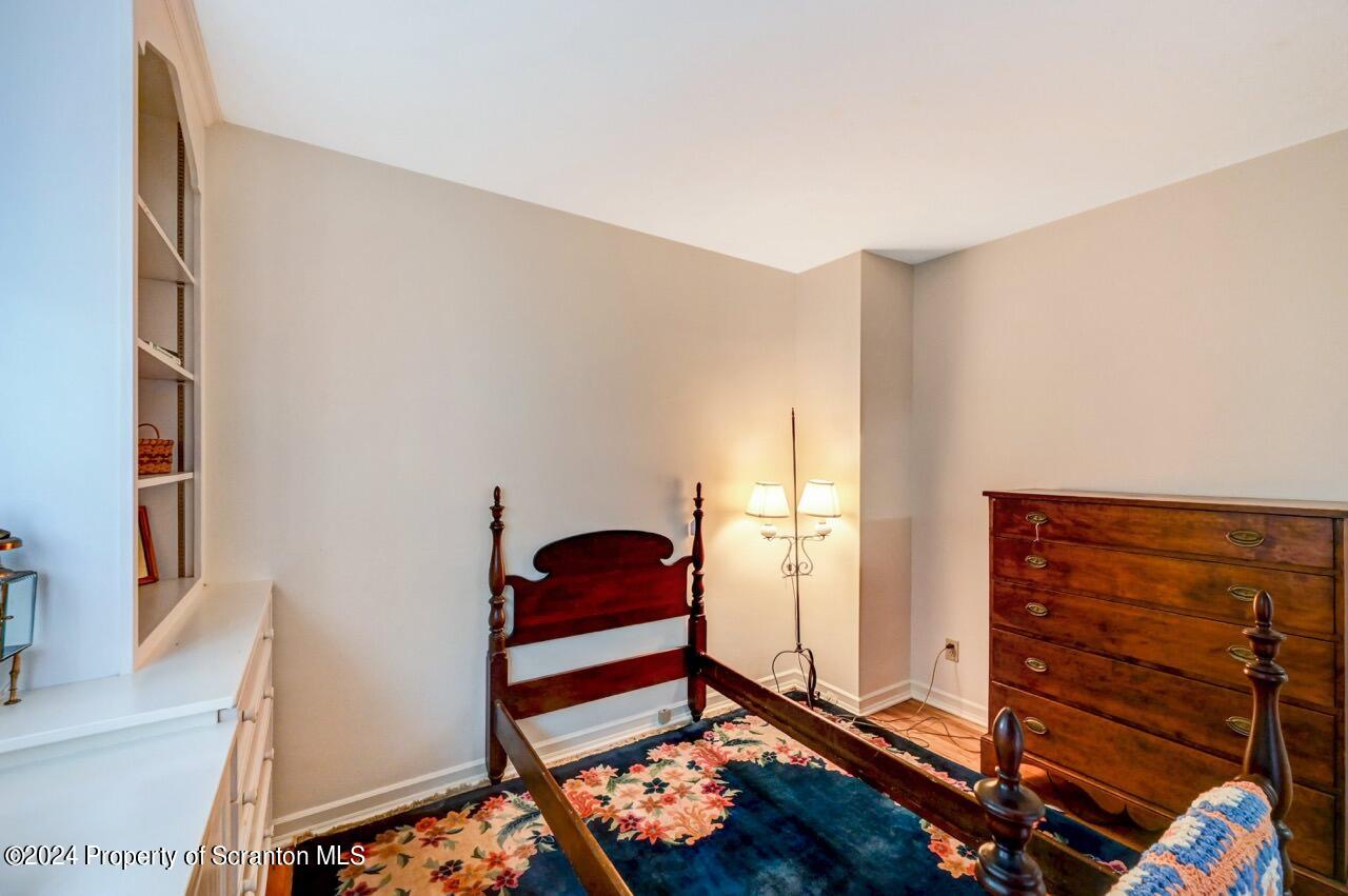 100 Buckhill