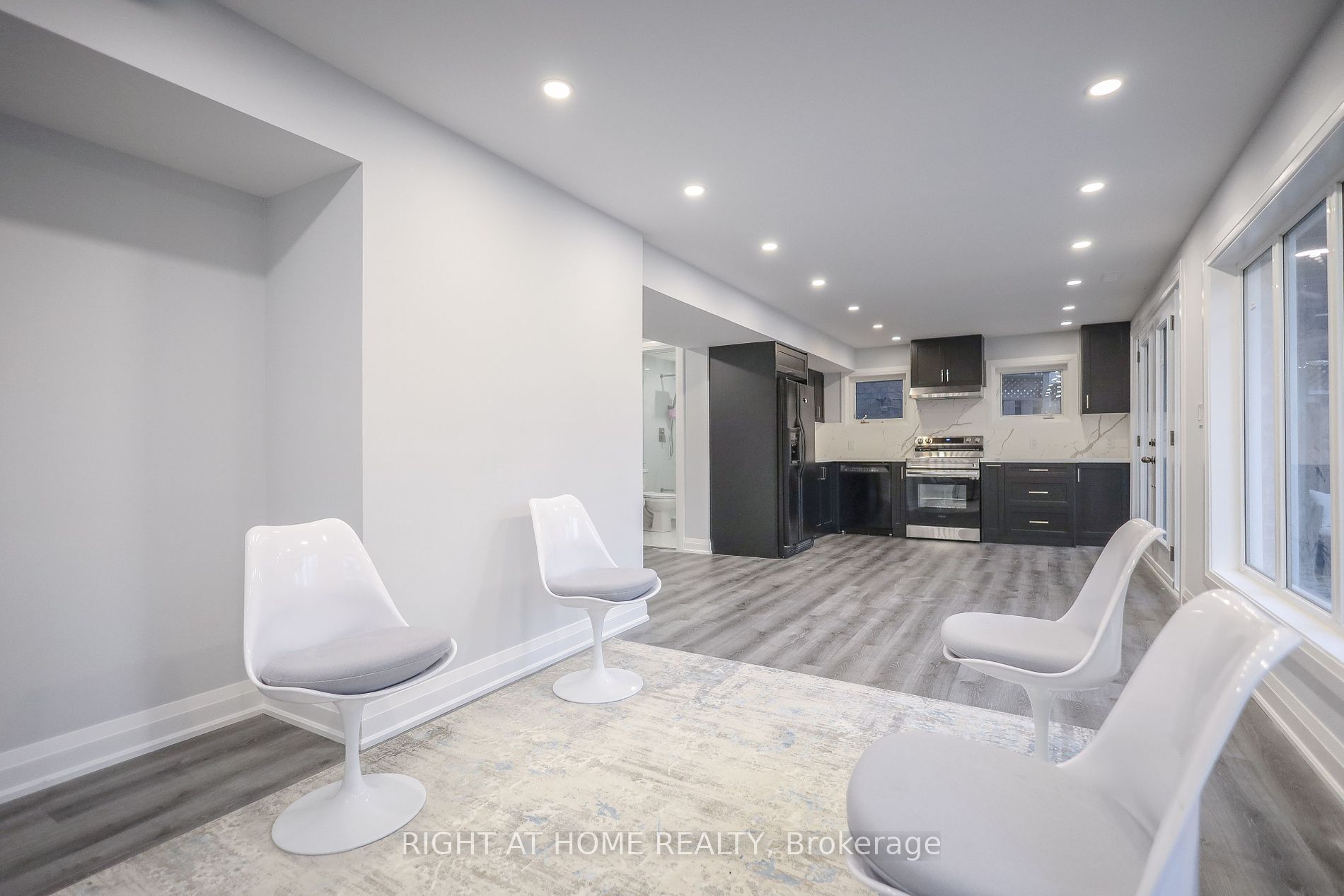 491 Melville Ave Bsmt