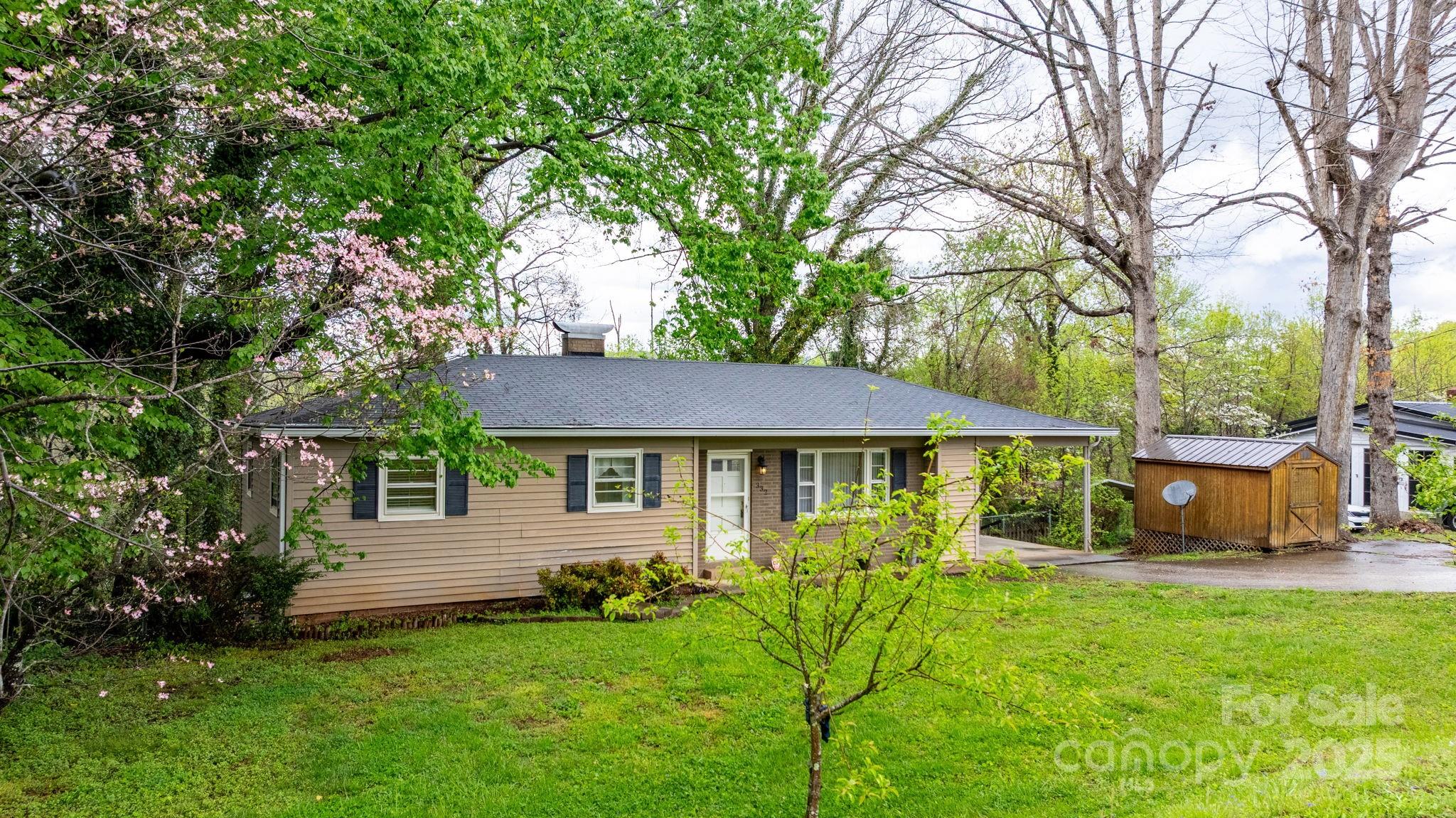 332 Swanson Drive SW