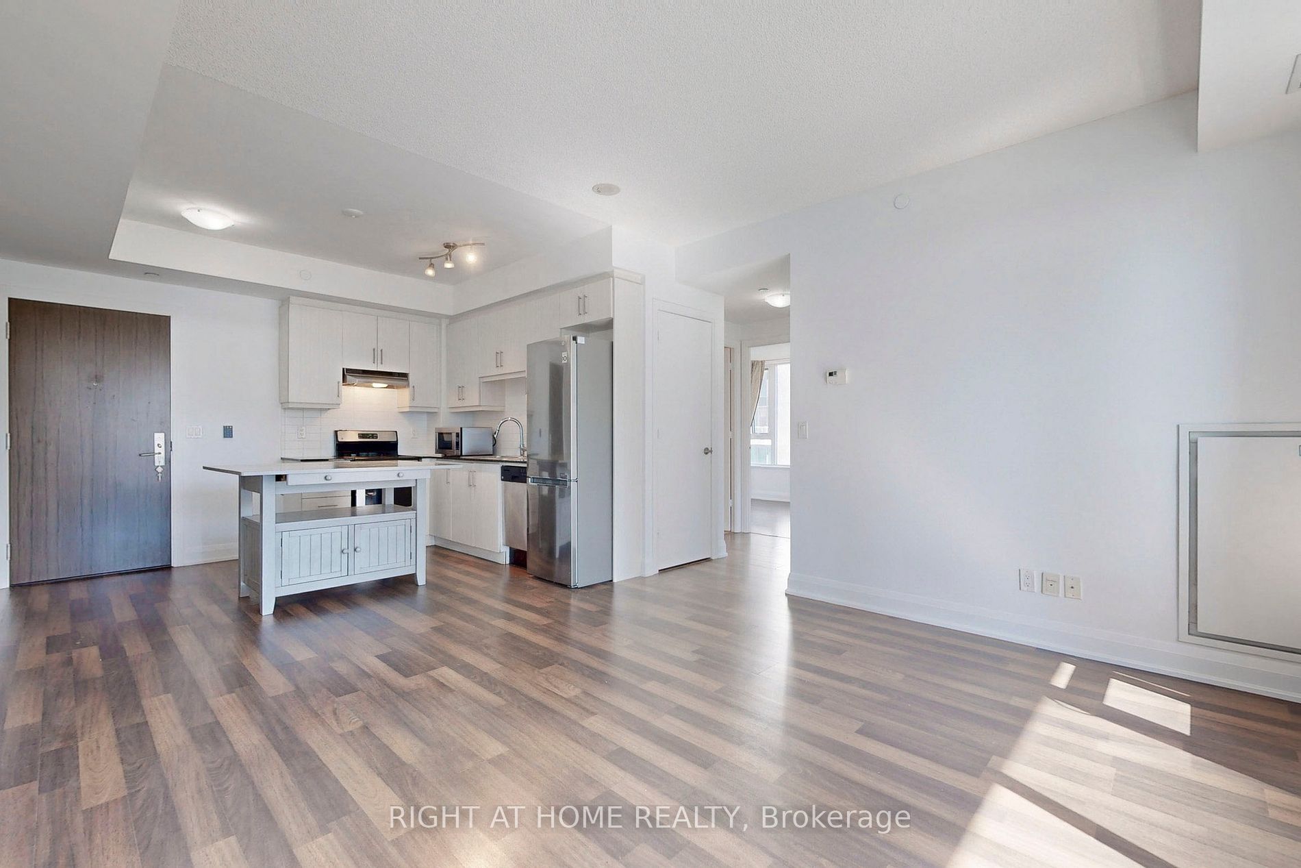 68 Canterbury Pl 902