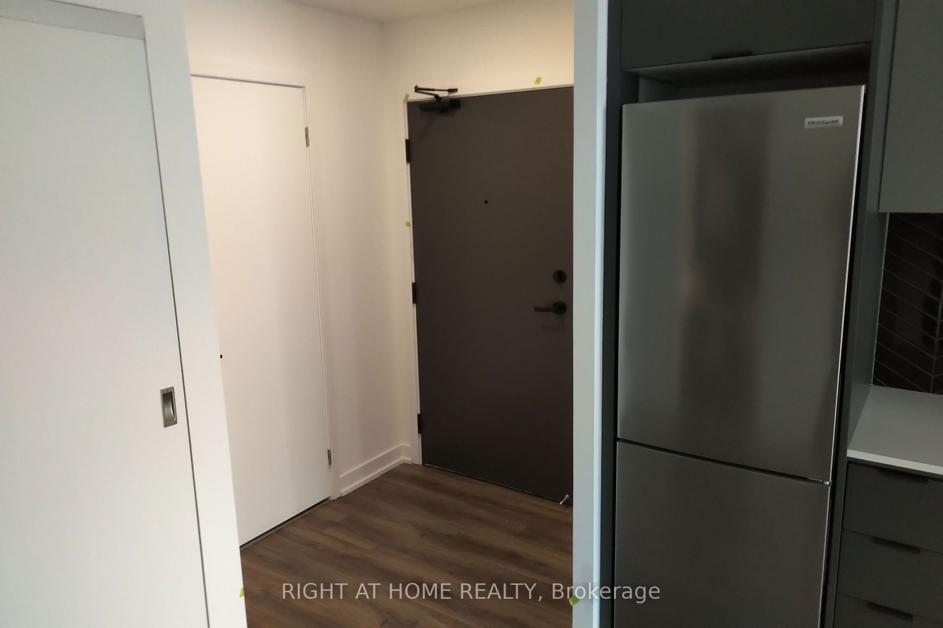 57 Brock Ave 514