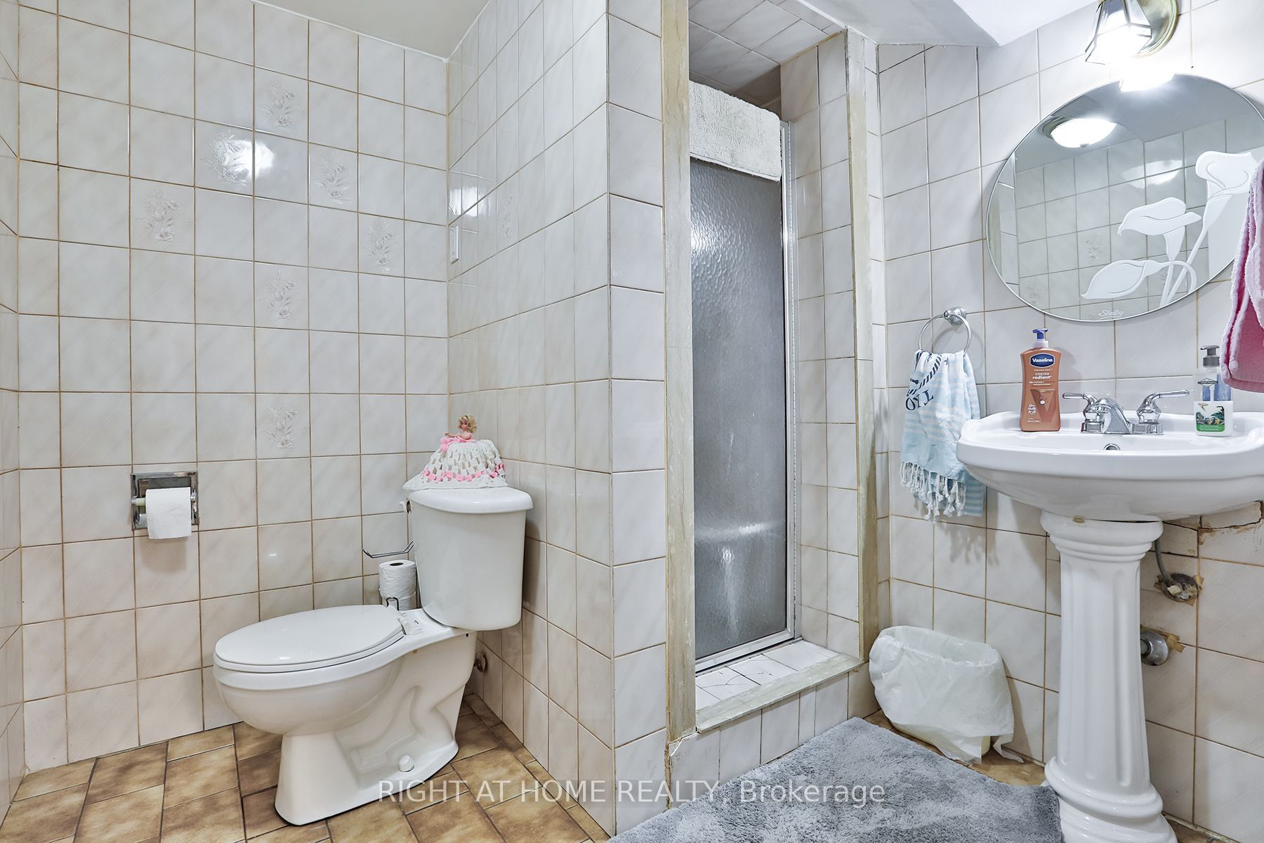 15 Tinton Cres