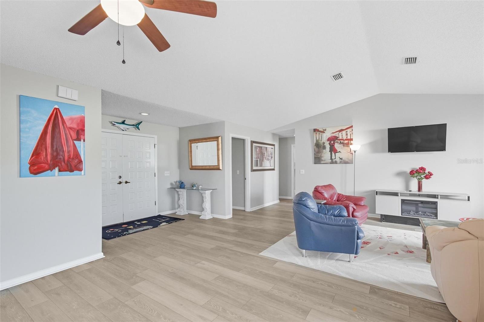 53 Cochise Court
