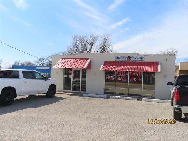 Clean, commercial property available for rent late December early January.