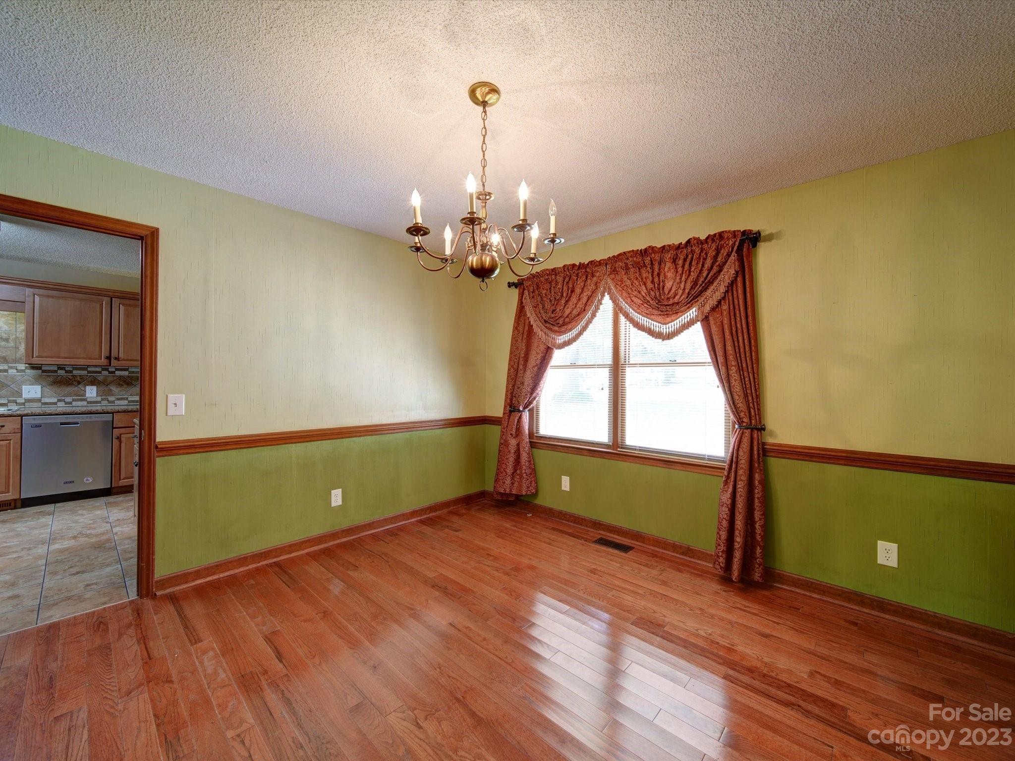 605 Heatherwood Drive
