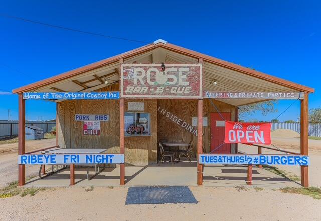 Outstanding Opportunity to Open that Restaurant you've been dreaming about! Fully equipped set up provides a headstart for a BBQ business or someone ready to step into the restaurant industry! 2 large pits, fryers, tables, chairs, warmers, fridges and even the pots and pans! Call today for your private tour!