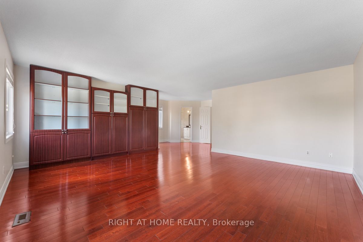4012 Colonial Dr