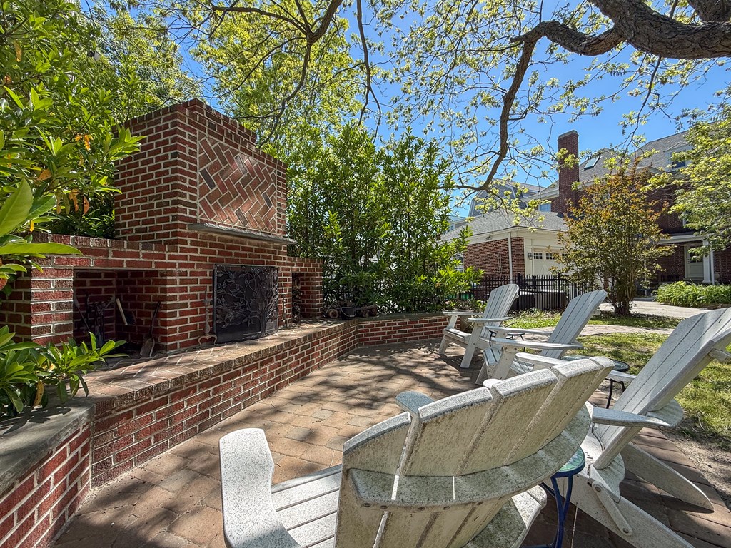 212 Bay Ave 9A
