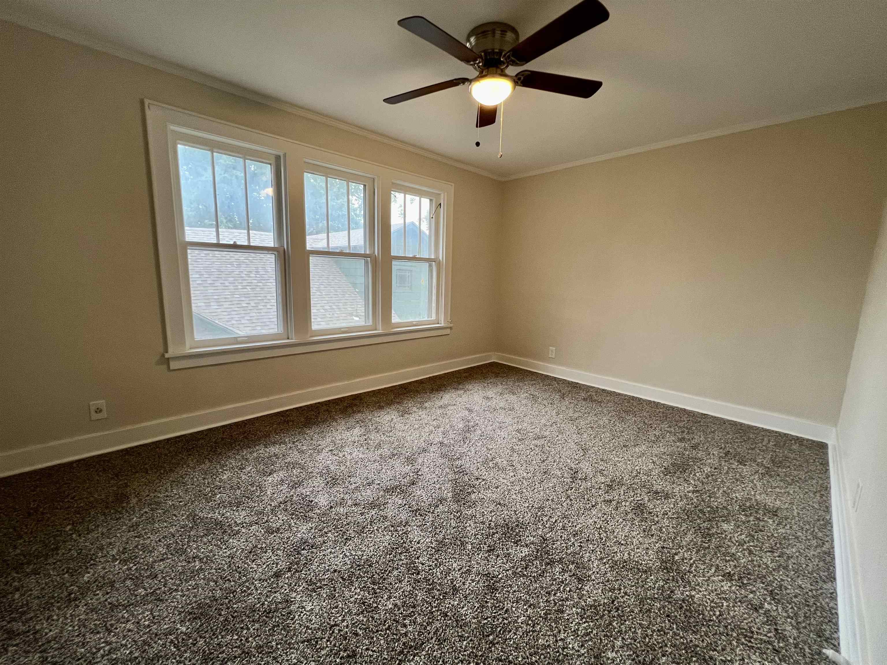 215 N 3rd