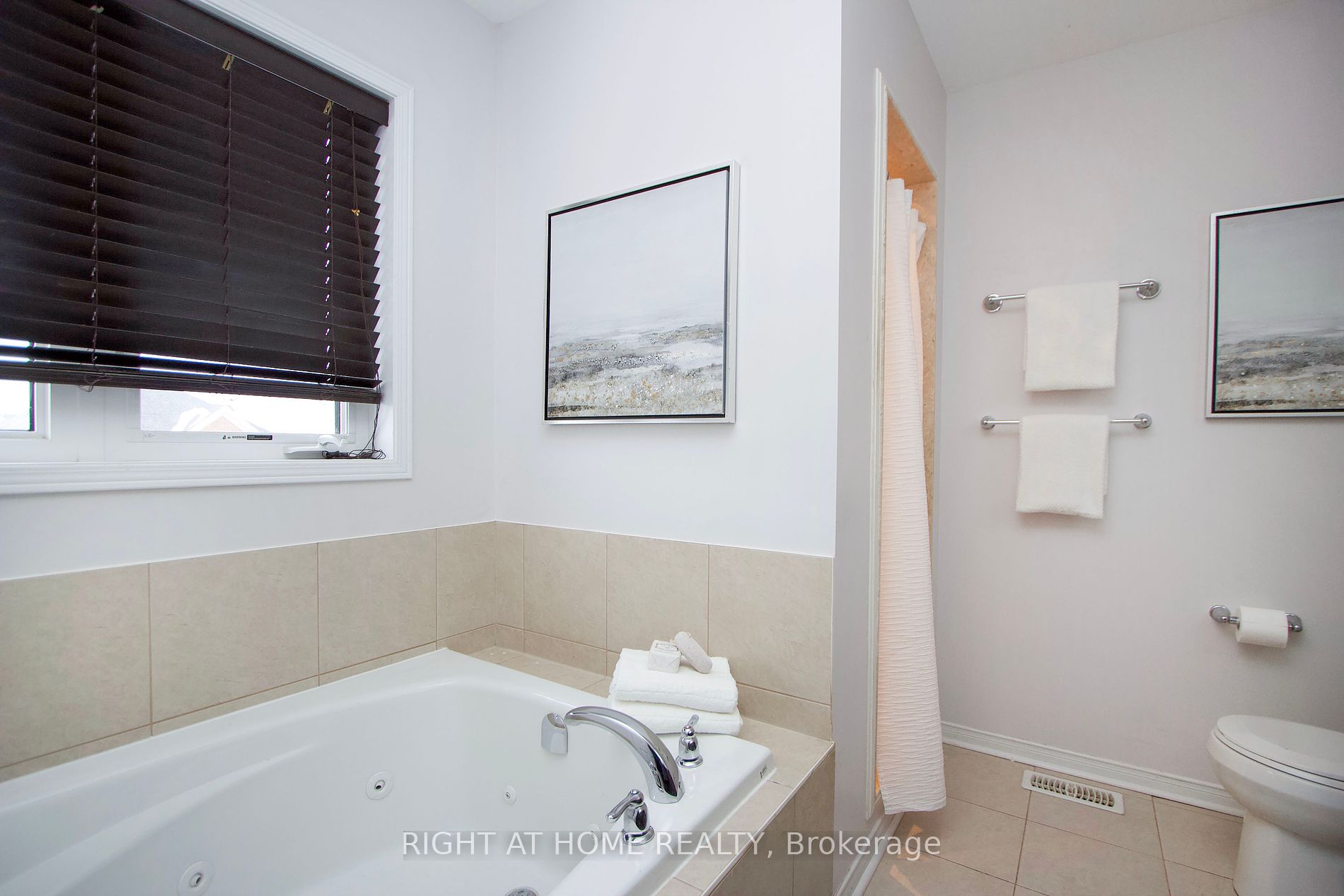 1065 Edward Bolton Cres