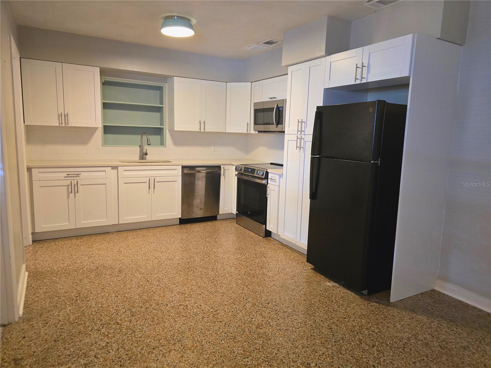 3421 W Abdella Street