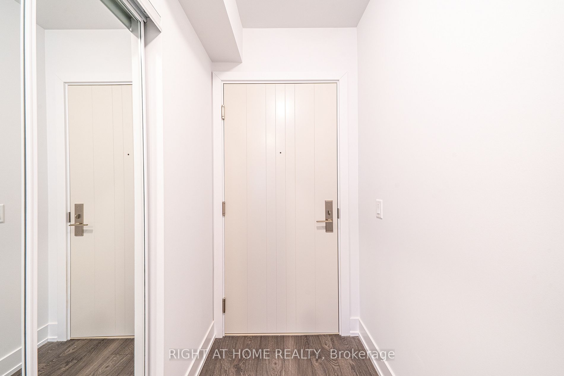 2550 N Simcoe St 2015