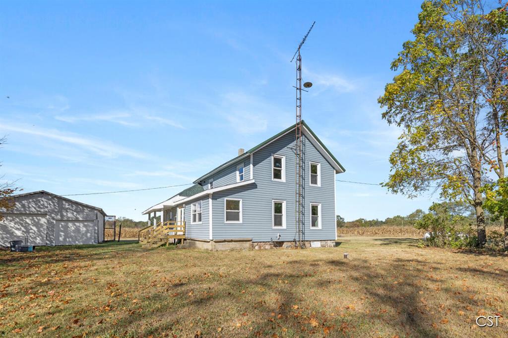 Remodeled Farmhouse with Outbuildings  4  Bedroom 2 bath ,, Beautiful newer Kitchen.fresh paint. Outbuildings !!!