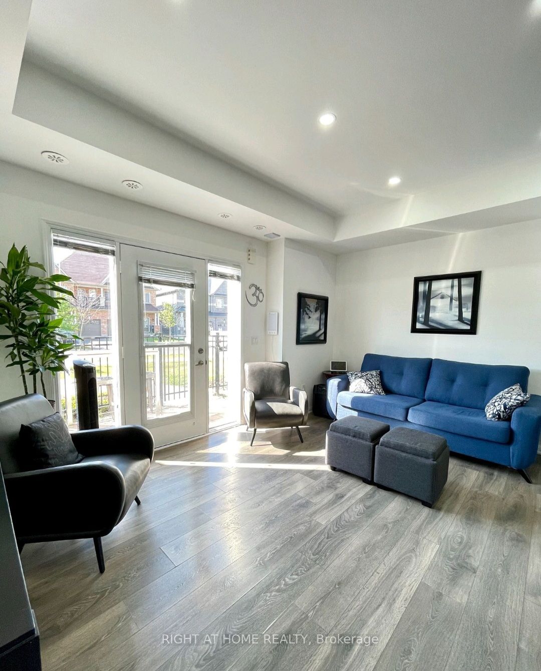 1 E Beckenrose Crt 2