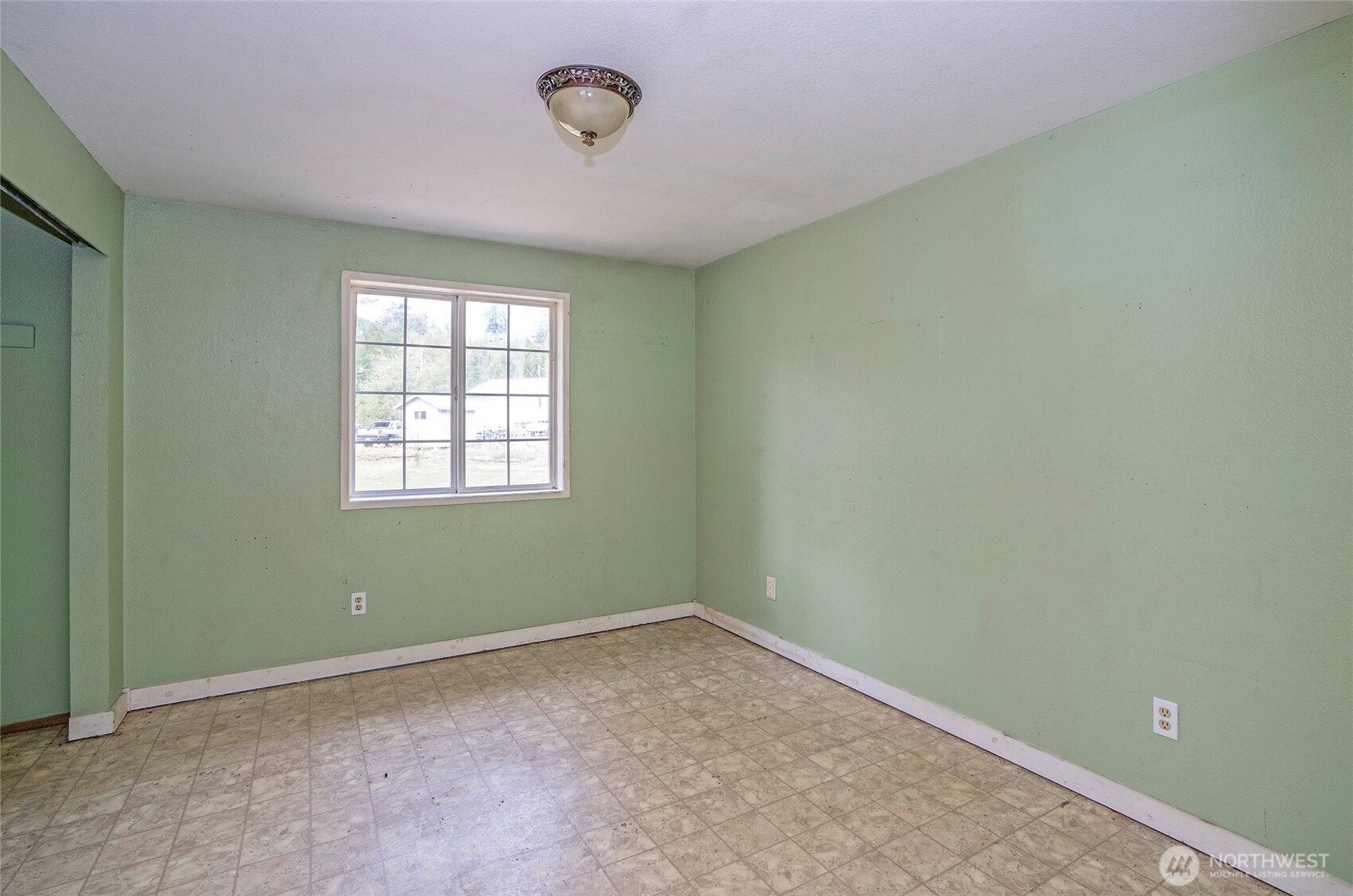 11 E Mox Chehalis Road