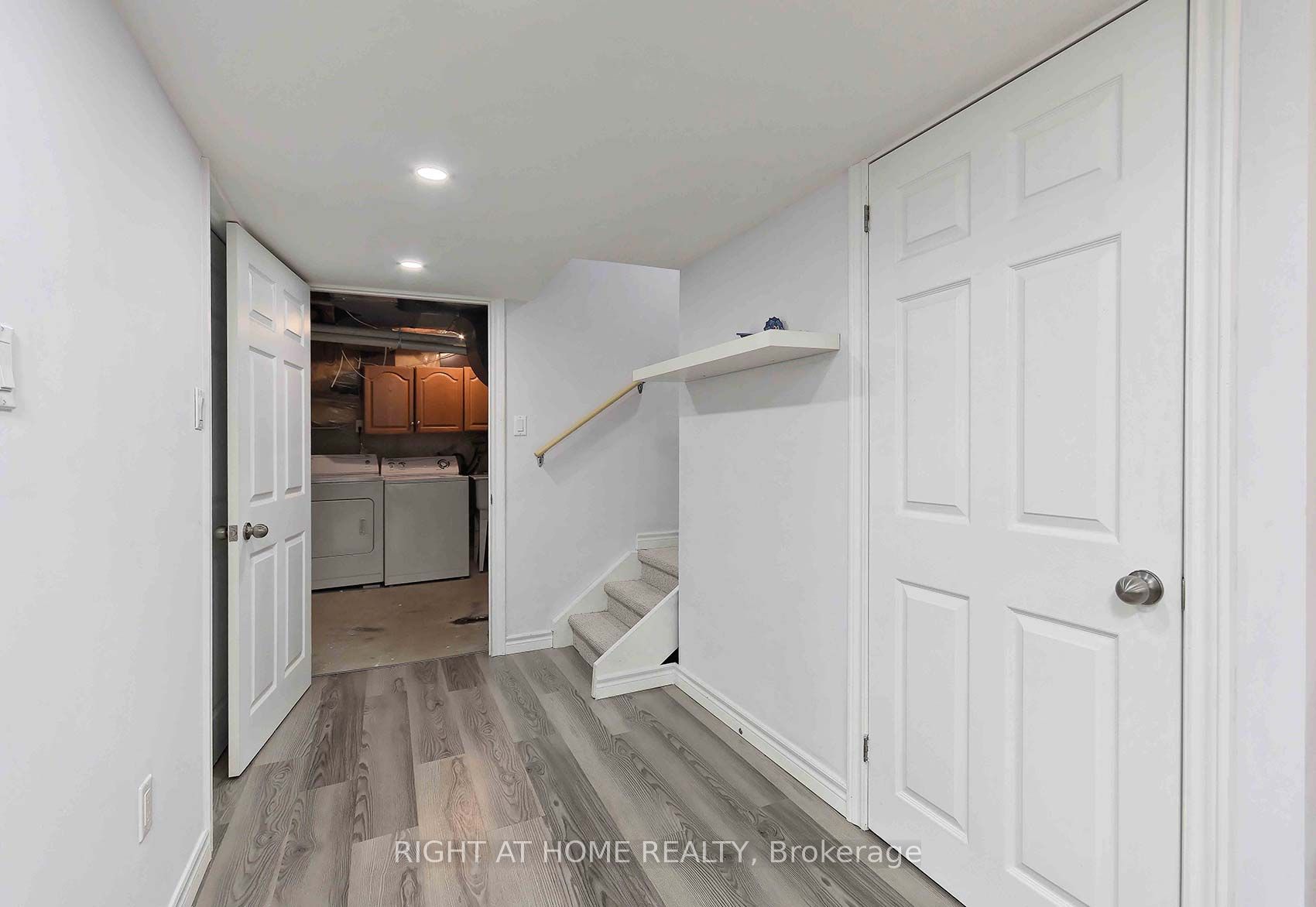 5685 Shillington Dr