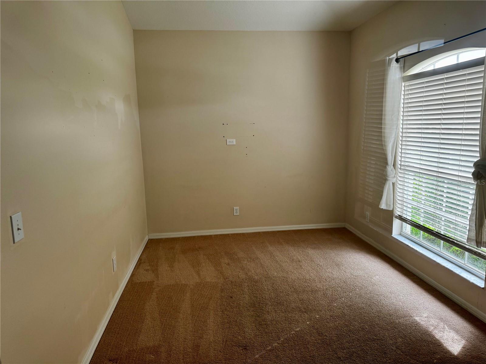 5912 33rd Drive E