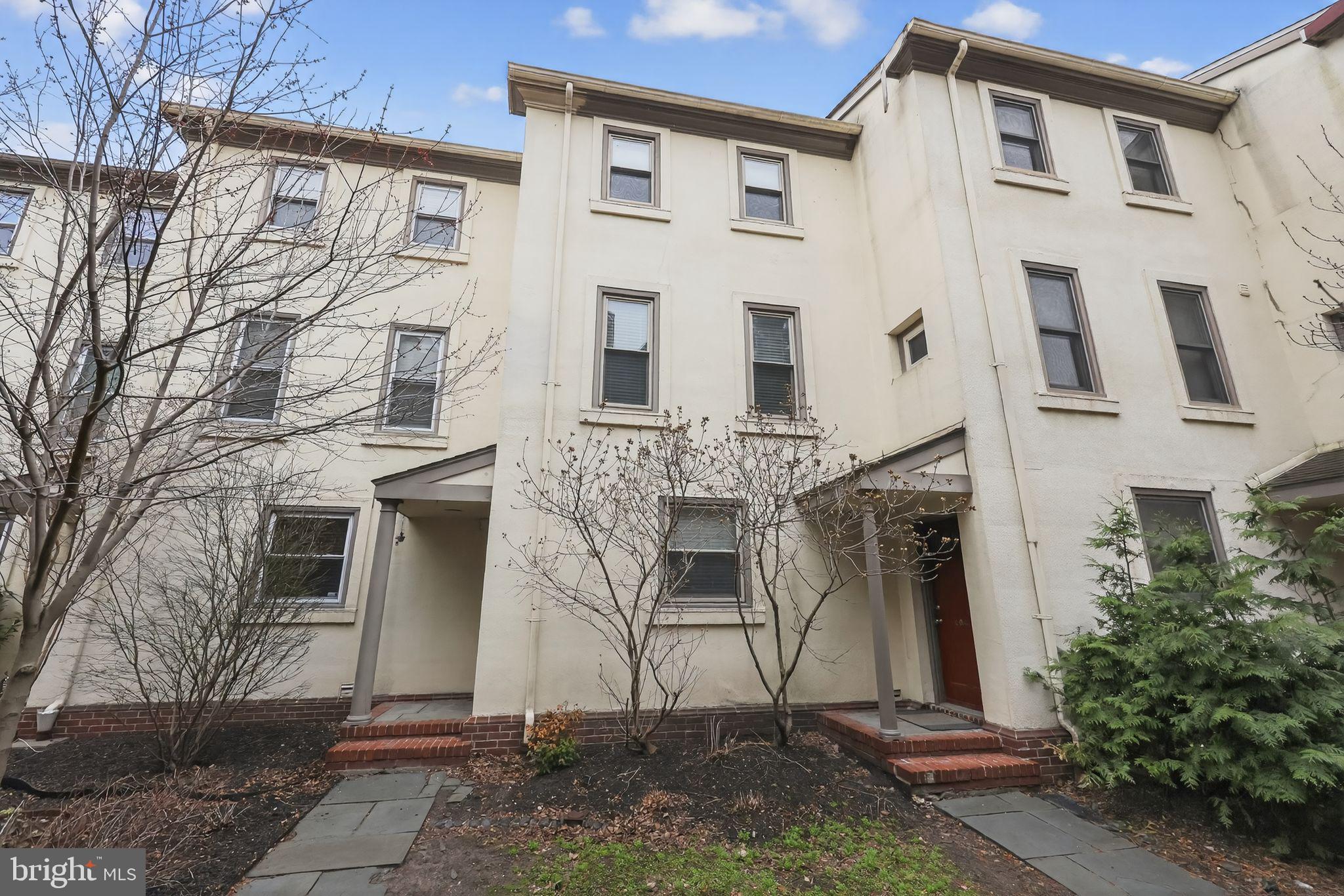 2501 Christian Street 403