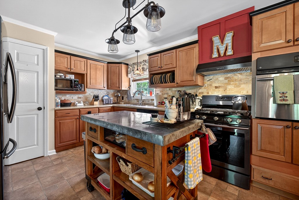 80 Hidden Hollow Ln
