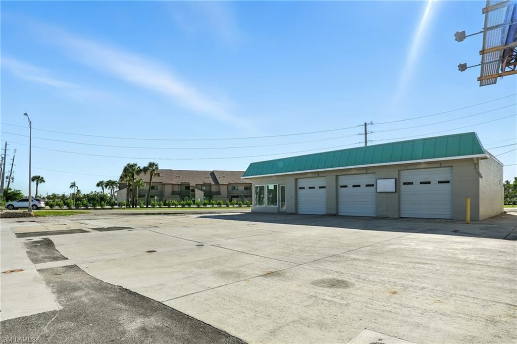 19003 San Carlos Blvd