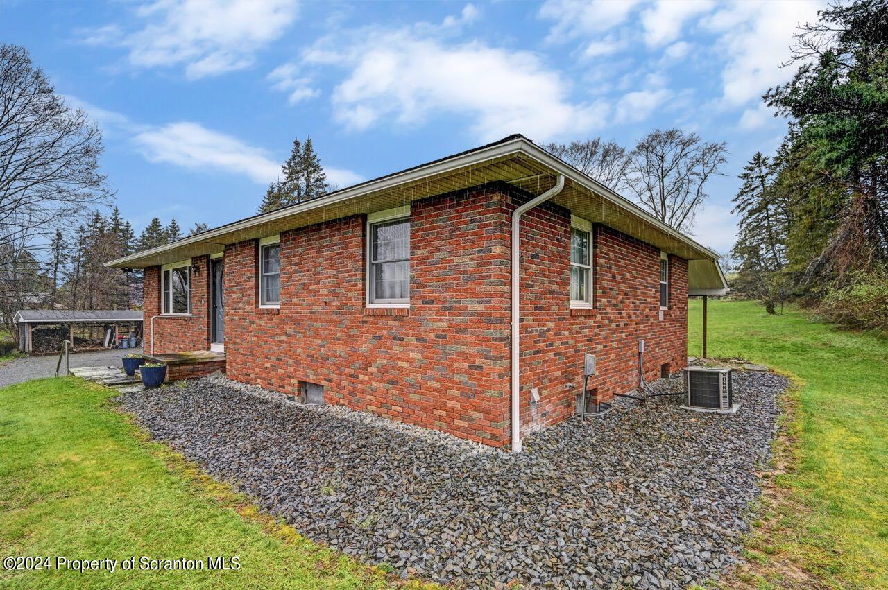 325 Schoolhouse Hill Road