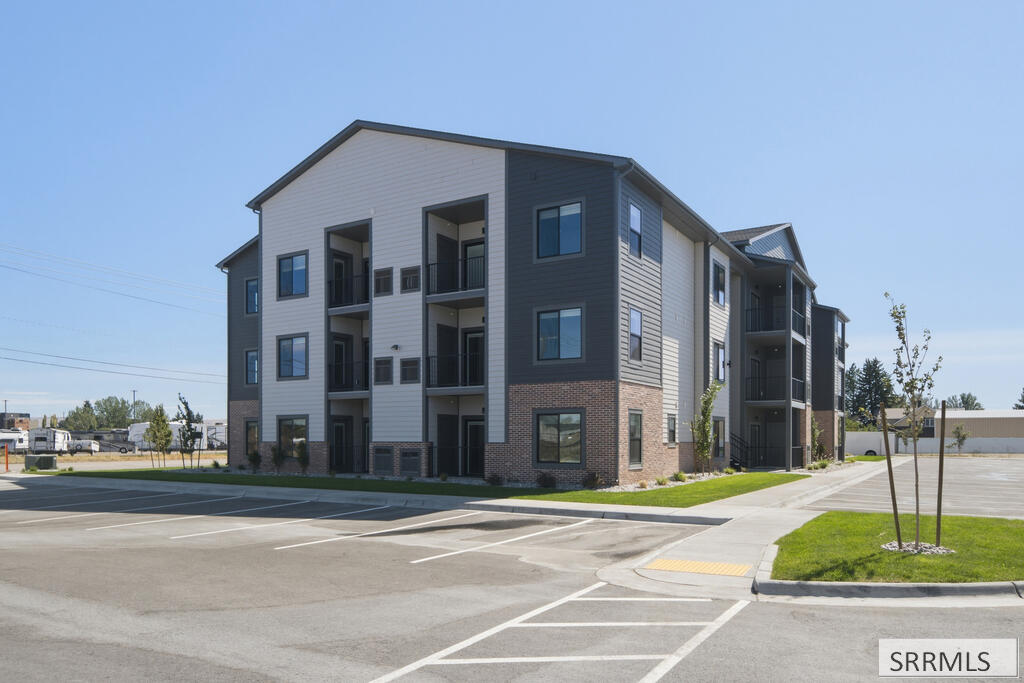 1142 #206 S Skyline Drive206 