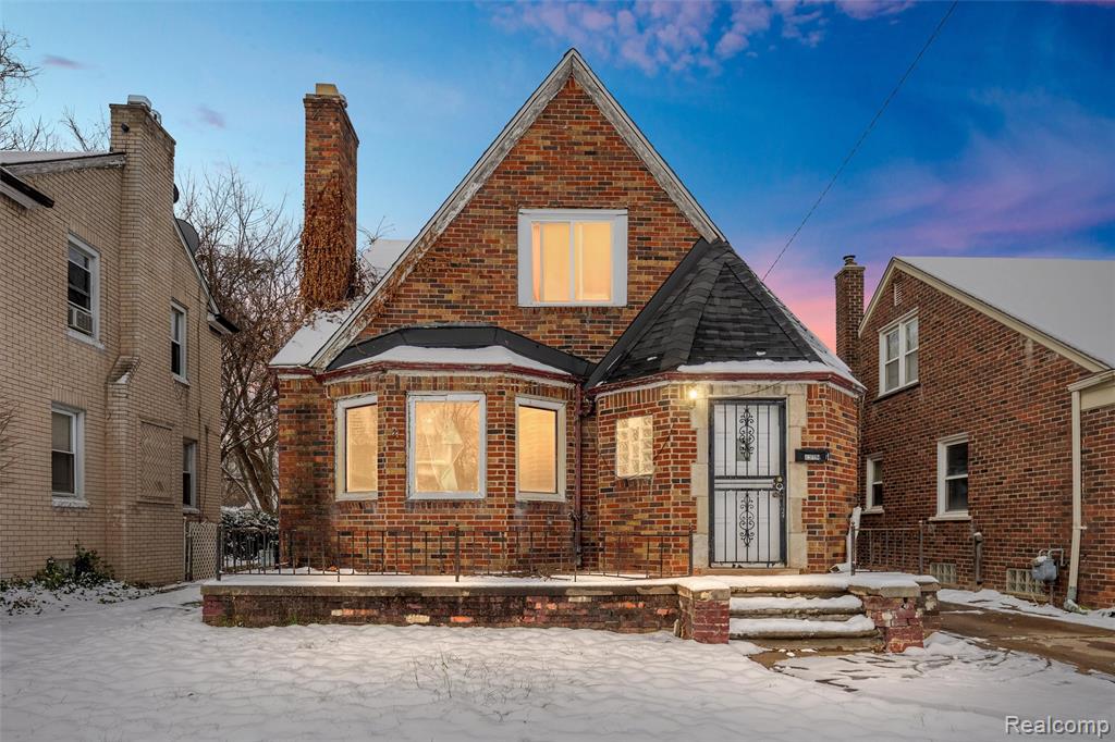 Charming 4 bedroom, 2 bathroom single family brick home offering strong investment opportunity.  Features include a full basement and functional layout ideal for long-term tenants or your next home.  Solid bones with classic detailing, convenient location to transportation, schools and parks.  Perfect for buy-and-hold or light rehab and flip. BATVAI.