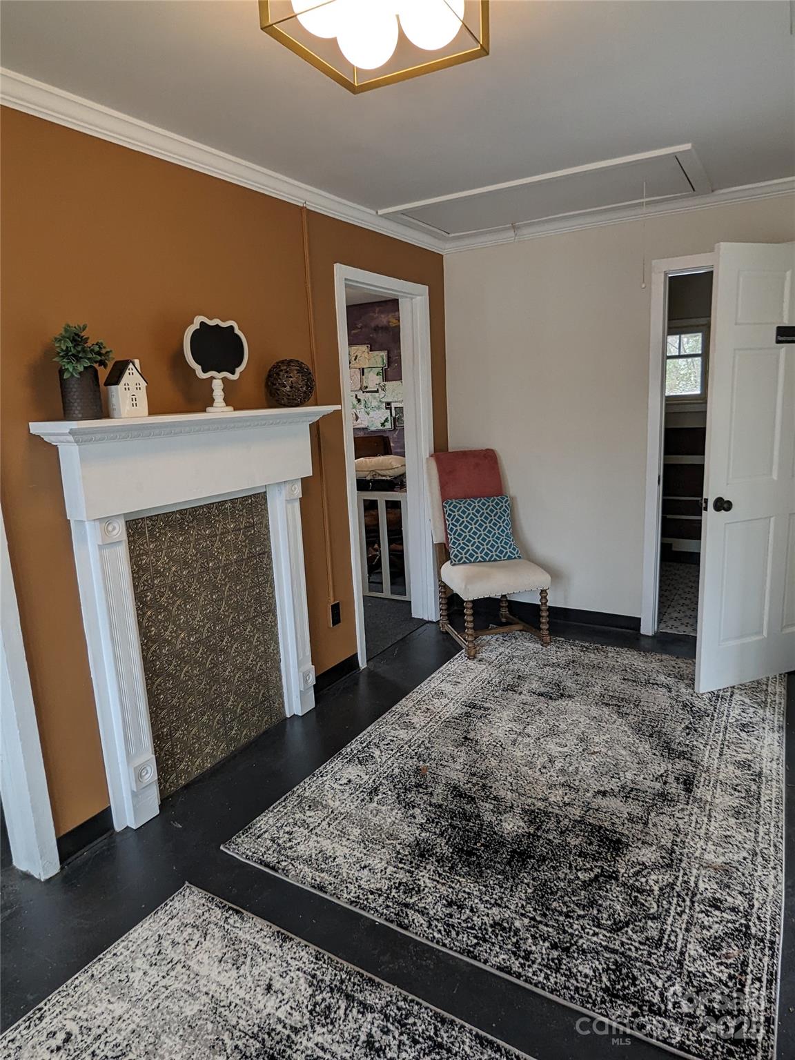 907 N Charlotte Avenue