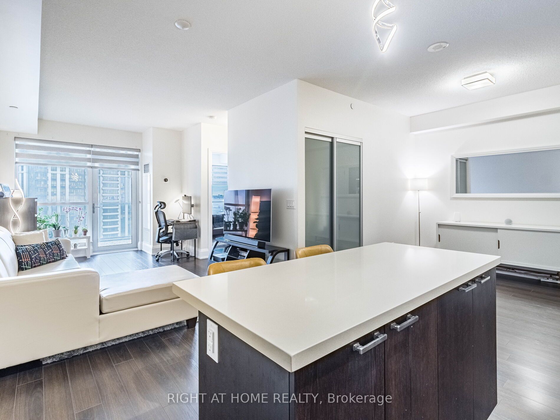 120 Harrison Garden Blvd 1311