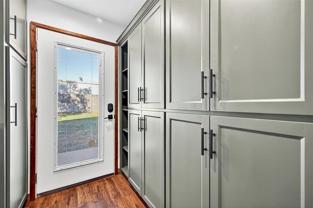 616 E Bells Boulevard