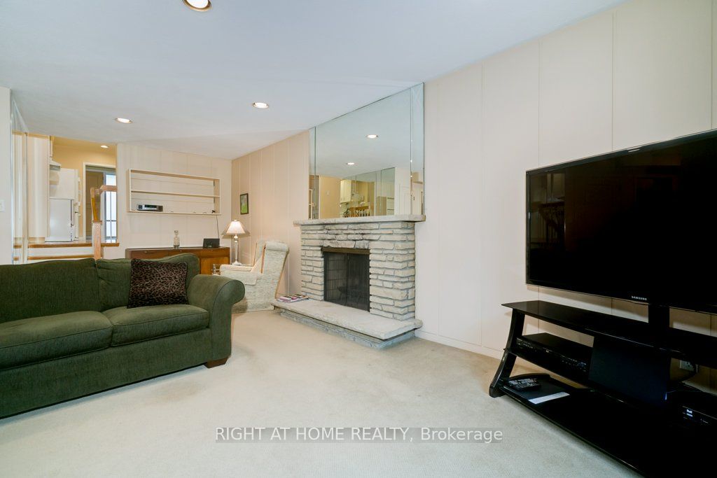 7 Sandbourne Cres