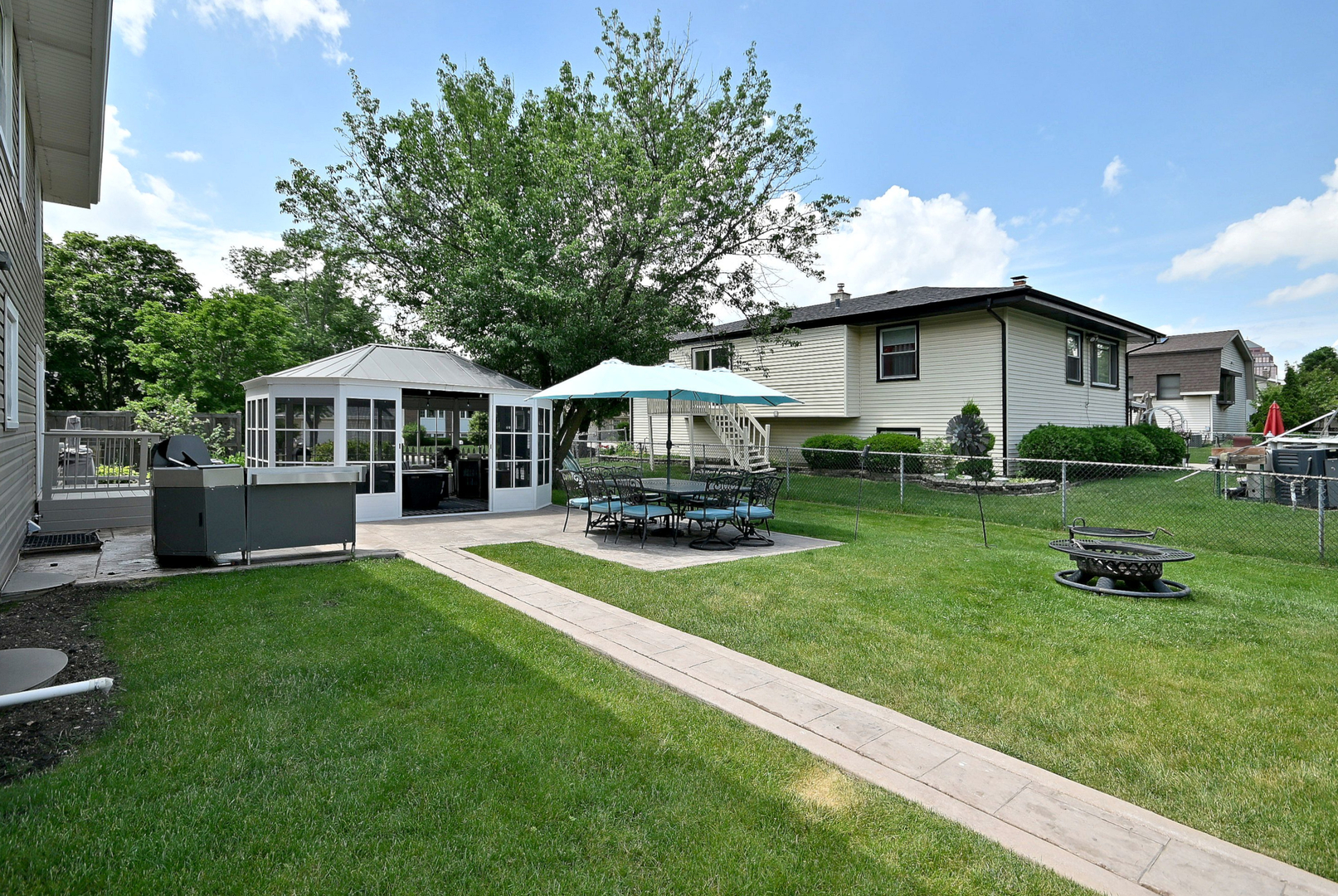 101 E Bryn Mawr Avenue