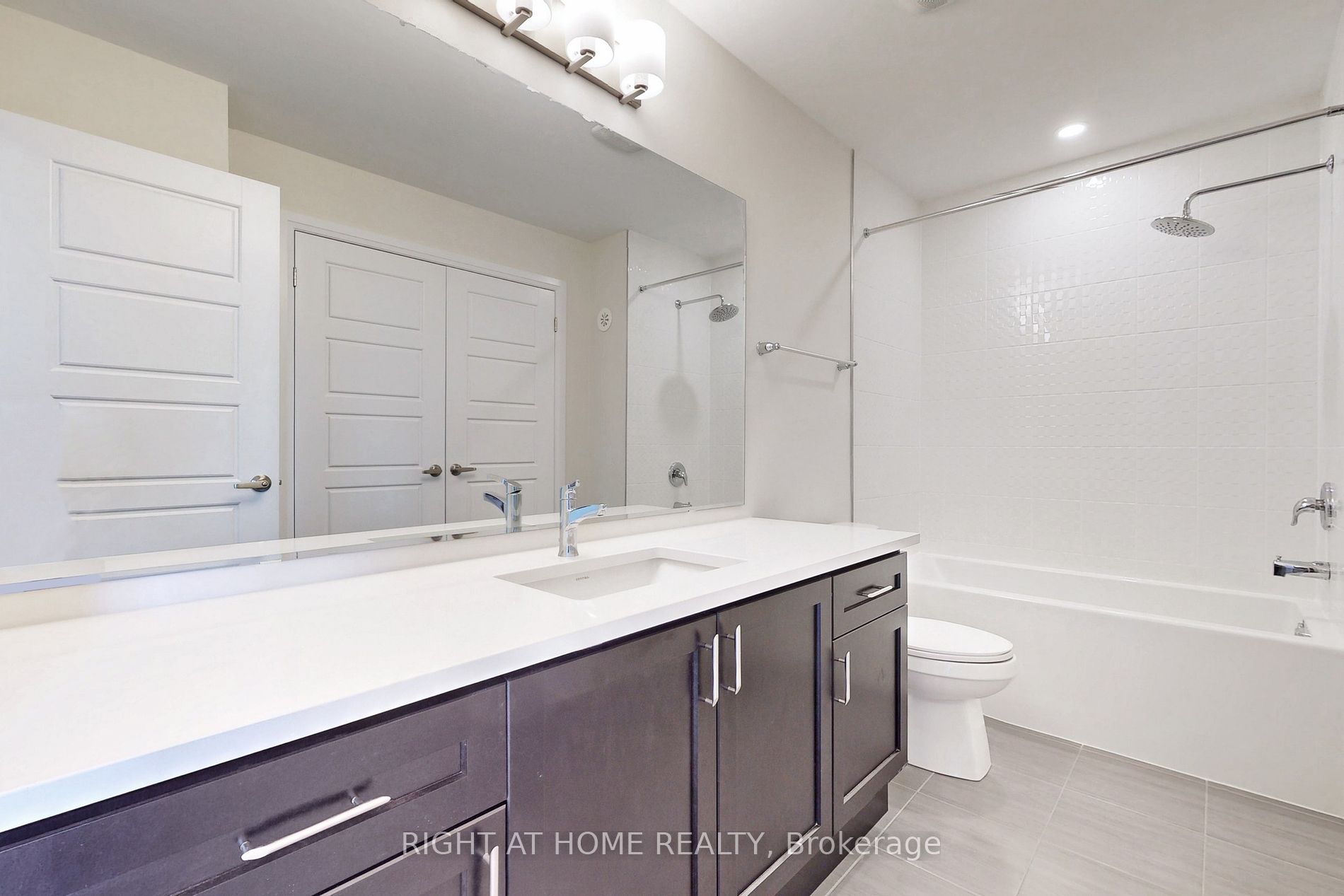 106 E Settlers Road Rd