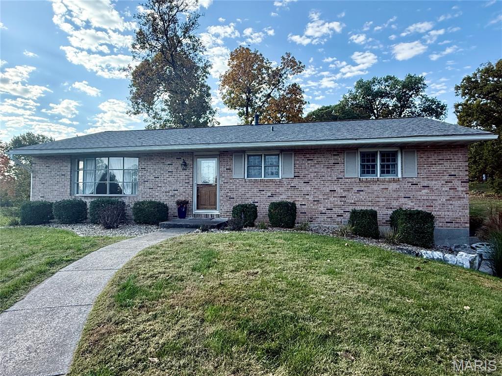 25 Coachlight Drive