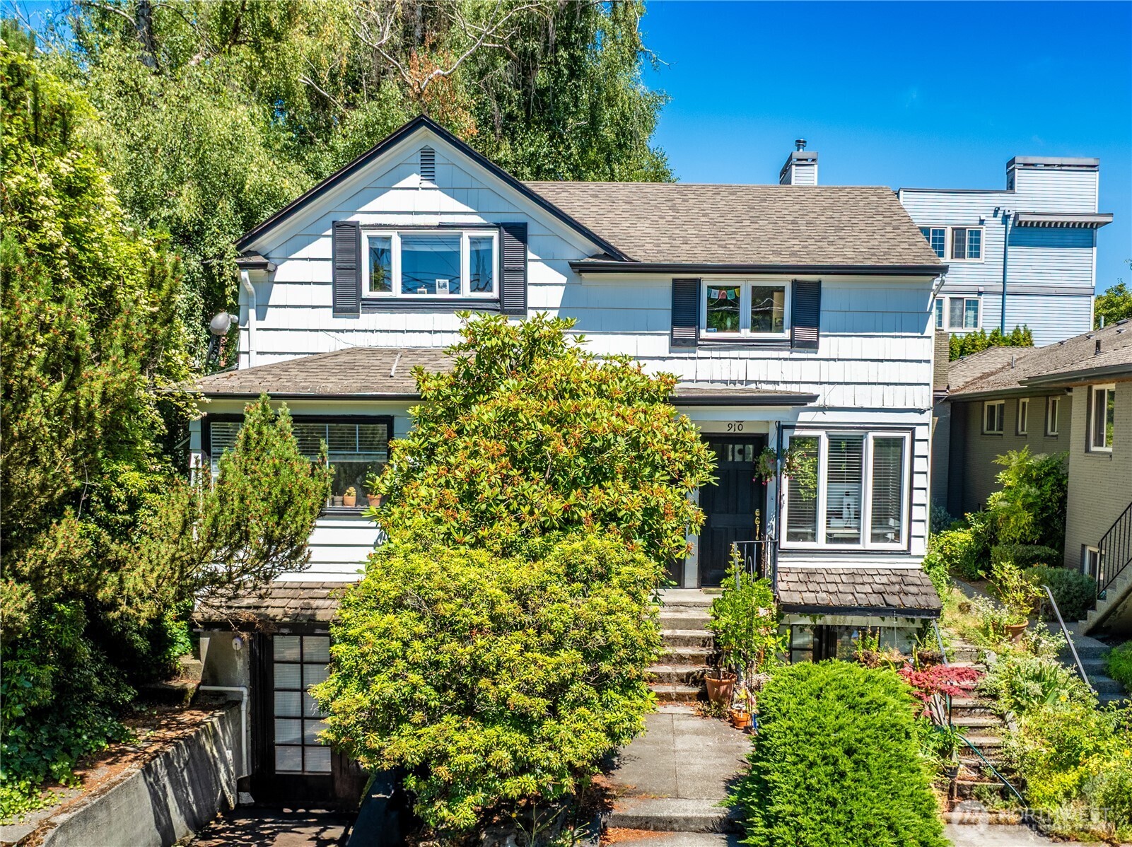 910 E Prospect Street