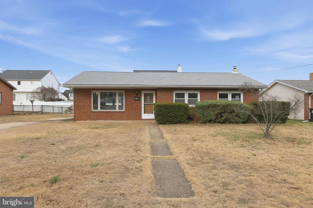 Handyman Special with Instant Equity to Be Earned! Welcome to 521 Leon Avenue in desirable Delran Township—an incredible opportunity for investors, flippers, or savvy buyers looking to build value. This ranch-style home offers the ease of one-floor living and is full of potential, just waiting for your vision and updates. The main level features a bright and inviting living room, a spacious dining area, a well-sized kitchen, three generously sized bedrooms, and a full bathroom. The large full basement provides additional space with endless possibilities for storage or future finishing. Outside, enjoy a sizable backyard and a long driveway offering ample off-street parking. Ideally located with quick access to Route 130, I-295, Philadelphia, and the Jersey Shore, plus close proximity to shopping, dining, and everyday conveniences. Being sold strictly as-is. Don’t miss your chance—schedule your private showing today!