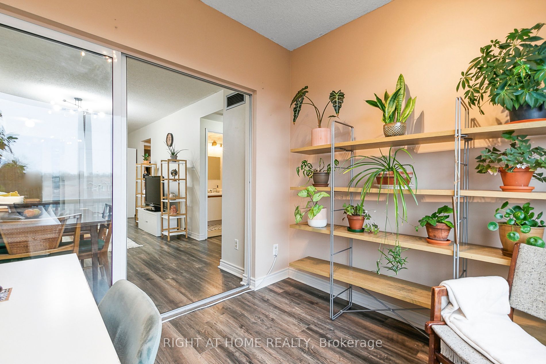 5800 E Sheppard Ave 304