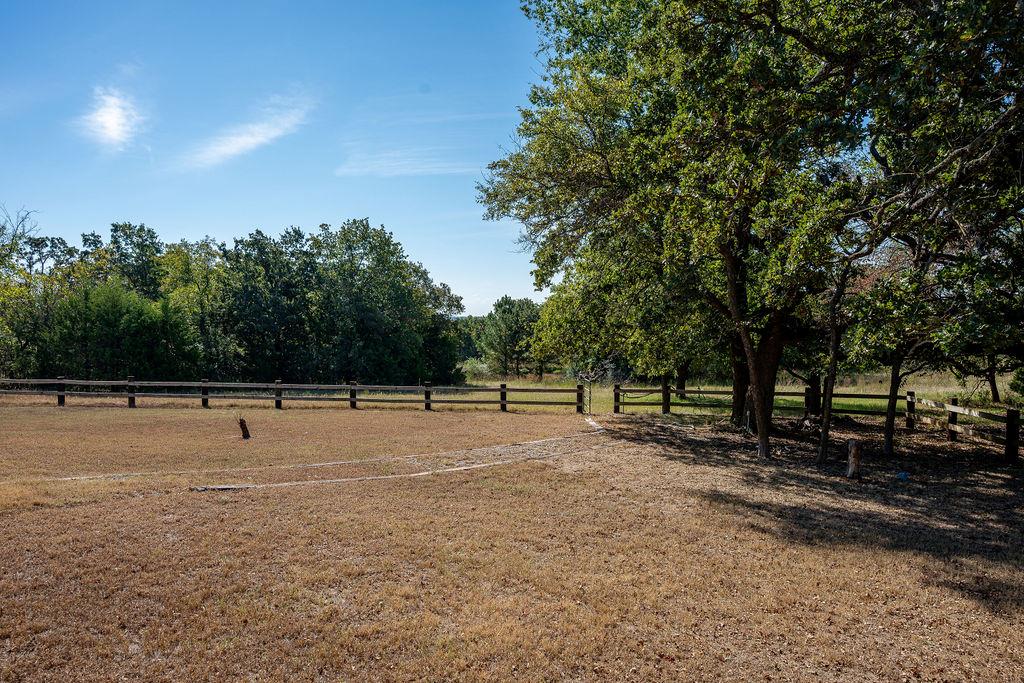 Peaceful Country Living with City Convenience
Welcome to your ideal blend of country charm and modern convenience! This beautifully designed home features a spacious open floor plan that flows effortlessly from the living area into the kitchen and dining spaces—perfect for both everyday living and entertaining. Natural light fills the home, highlighting its clean lines and inviting atmosphere.
Nestled on 5 beautiful acres, you'll enjoy the peace and privacy of country living with room to roam, garden, or just unwind under the wide Oklahoma sky. Whether you're sipping your morning coffee on the porch or hosting a gathering with friends, this home offers the perfect backdrop.
Enjoy easy access to major highways for a quick commute to Tinker Air Force Base, downtown OKC, and the University of Oklahoma in Norman. Local dining, shopping, and entertainment options are just a short drive away, giving you the best of both worlds—quiet country setting with city conveniences nearby.
Don’t miss this opportunity to own a well-maintained home in a highly accessible location that offers both comfort and charm.
