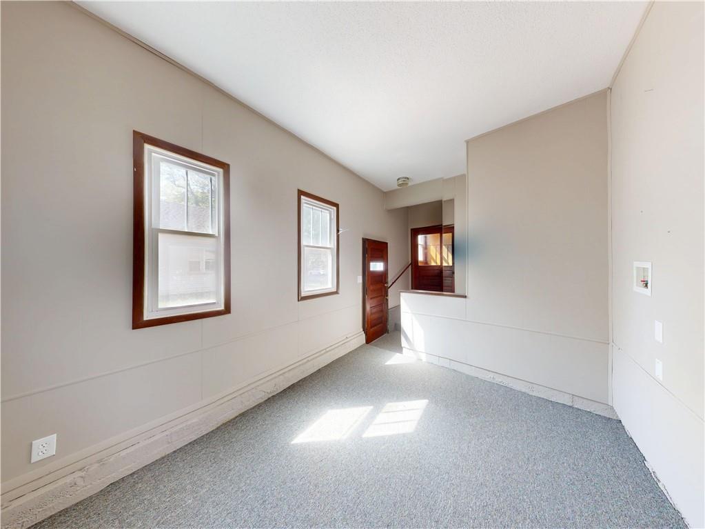 329 W Hunter Street