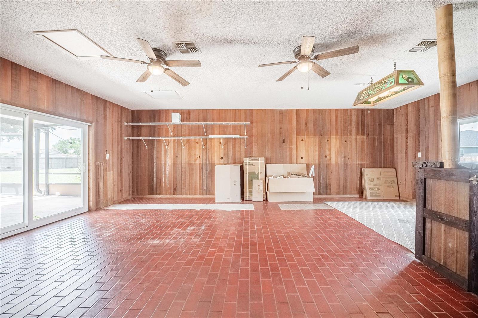 252 W Brookins Avenue