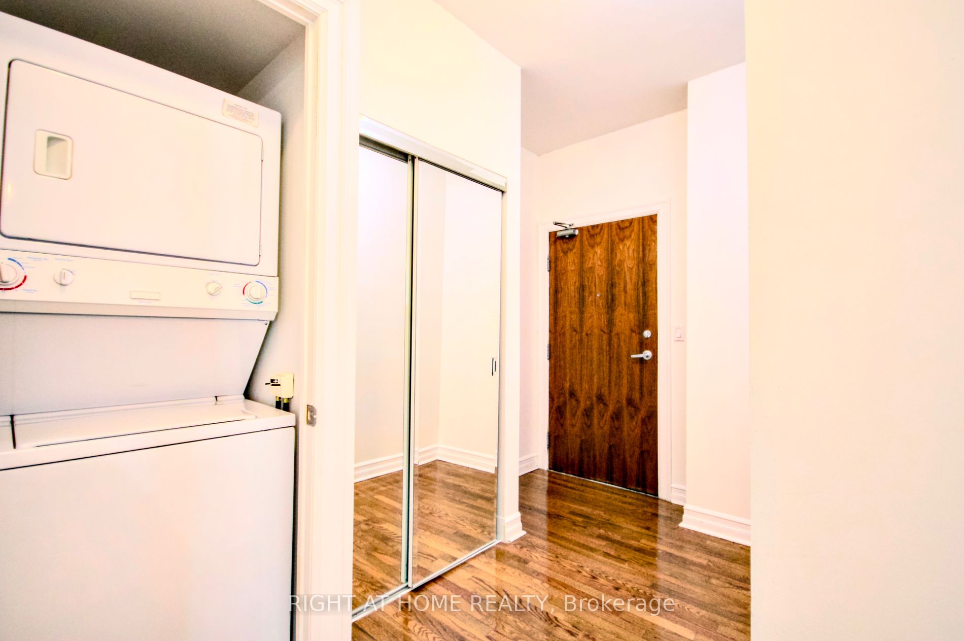 1 W Elm Dr 2611